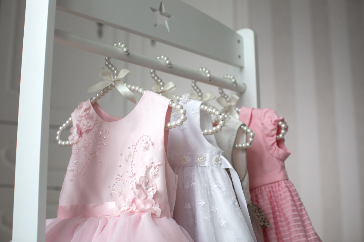 Dívčí a dětské šaty na svatbu a oslavu